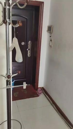 出租万达火车站附近四楼拎包入住