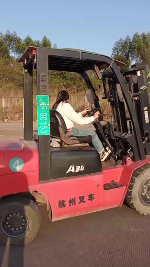 钦州育群叉车、铲车、挖掘机提供培训考证服务