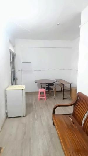 万松园小区9栋三单元805室单间出租。拎包入住。